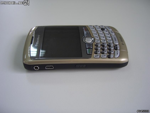 黑莓 Curve-8320