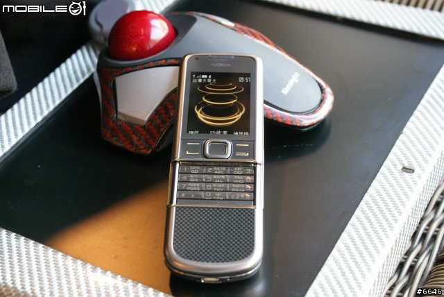 “強勢輕取驚嘆”的自慢 Nokia 8800 Carbon Arte