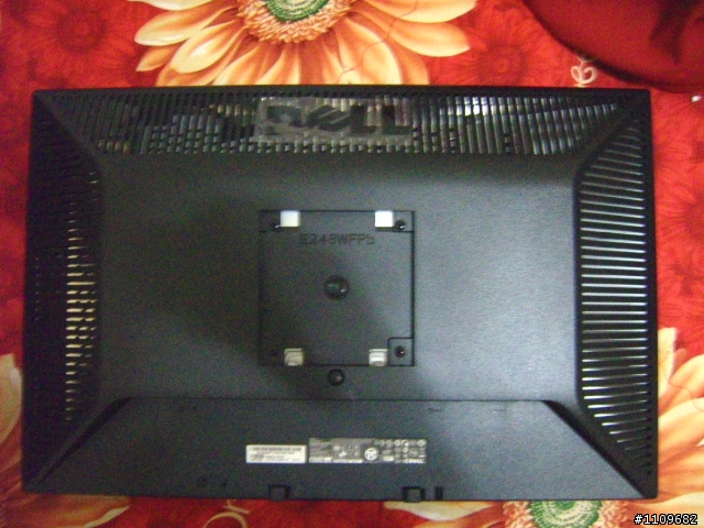 DELL 248WFP 新手第一次開箱獻給大家了