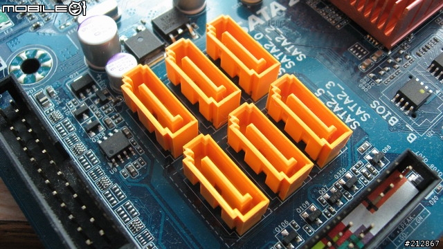 內顯不再軟趴趴 II,790GX 晶片組 GA-MA790GP-DS4H