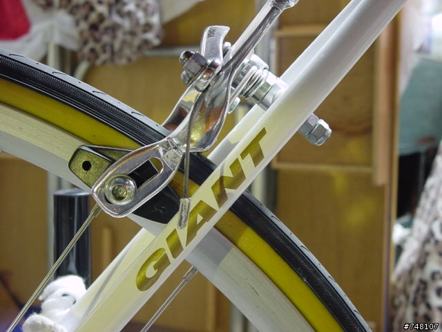 我的GIANT R800老鋼管 改SHIMANO ST-2200煞變把"PART3~!!