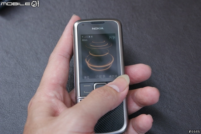 “強勢輕取驚嘆”的自慢 Nokia 8800 Carbon Arte