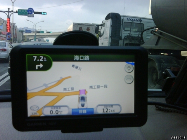 Garmin 765 帶我入五里霧中..