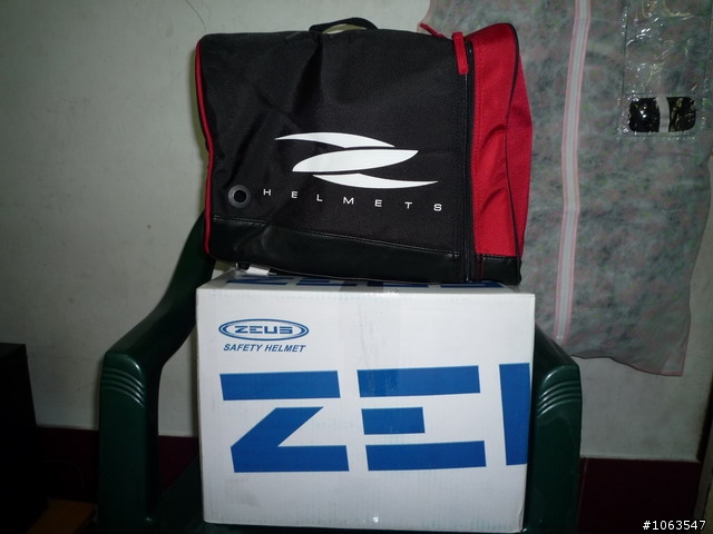 {沒拿到頭香的開箱文} ZEUS-3000A 內鏡片版 黑銀