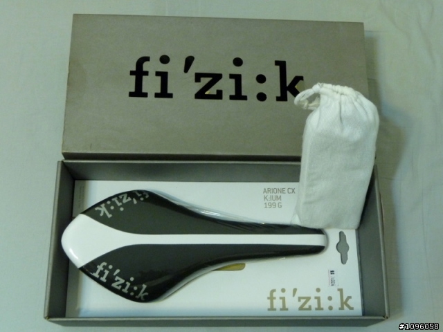 都是南墾180害的,害我敗了King-Light 高亮度車燈 & fi:zi:k座墊 (車燈照以補上)