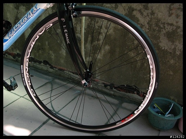 <分享>菲斯達鈧鋁合金公路車 初上路心得分享..
