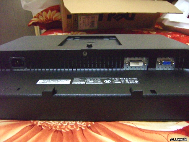 DELL 248WFP 新手第一次開箱獻給大家了
