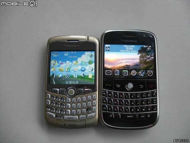 黑莓 Curve-8320 vs Bold-9000