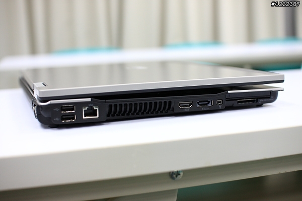 聖誕老人給我跨年任務 - 爆肝分享HP 8530p開箱!