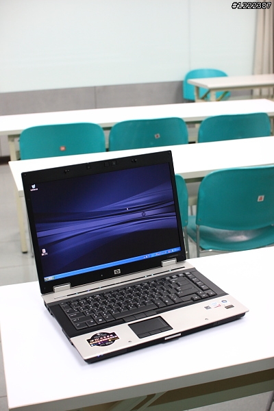 聖誕老人給我跨年任務 - 爆肝分享HP 8530p開箱!