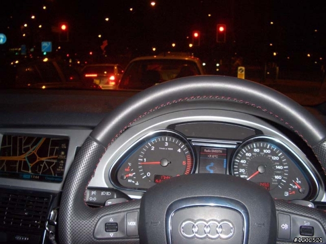 AUDI Q7 3.0TDI英倫狂奔 加補幾張R8照片