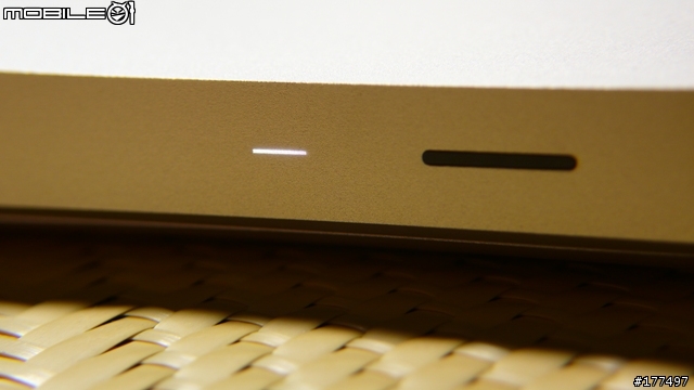 一體成型New MacBook Pro 15"開箱
