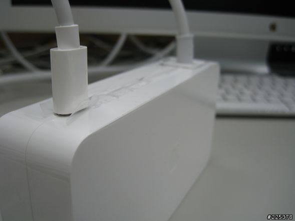 「開箱」史上最大蘋果螢幕Cinema HD Display 30-inch widescreen