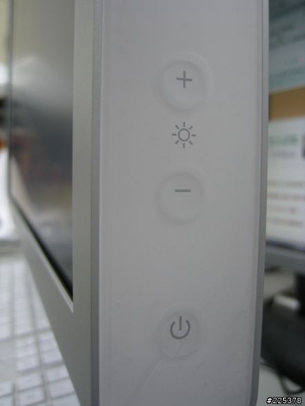 「開箱」史上最大蘋果螢幕Cinema HD Display 30-inch widescreen