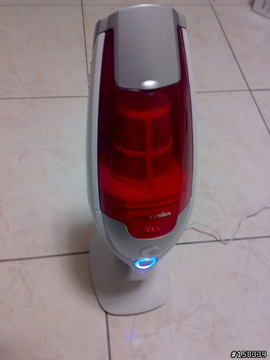 Electrolux 伊萊克斯旋風手持吸塵器ZB406 不專業開箱文