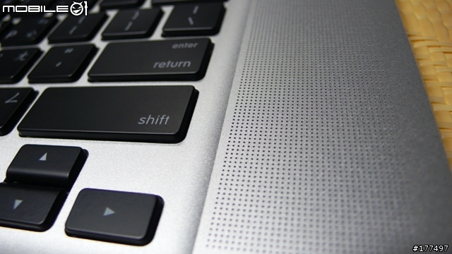 一體成型New MacBook Pro 15"開箱