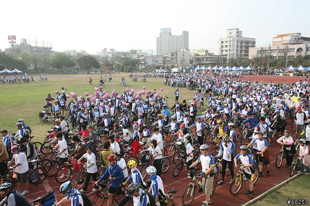 2009萬人崇Bike‧紀錄加冕