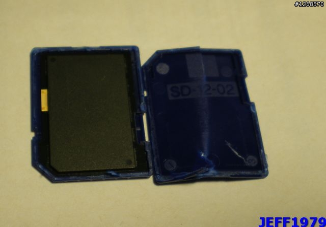 SD 卡的 "開箱" 文 (拆解 SD 卡)