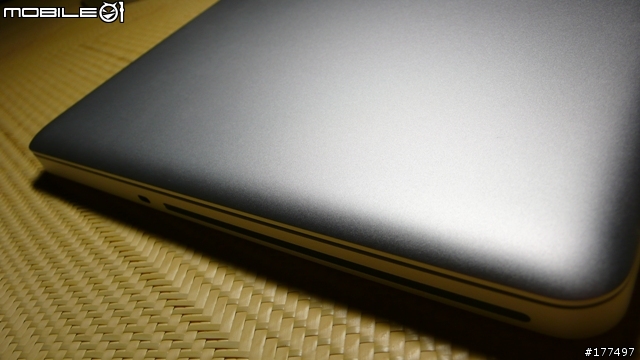 一體成型New MacBook Pro 15"開箱
