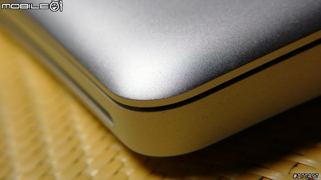 一體成型New MacBook Pro 15"開箱