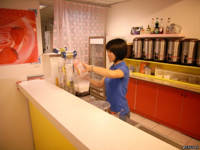 『草莓坊上廣告了』 仁修大帥茶館