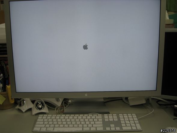「開箱」史上最大蘋果螢幕Cinema HD Display 30-inch widescreen