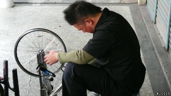 「高雄分享」-為整天勞累的愛車做一下spa保養吧!