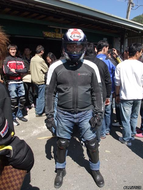 (開袋)2/24新增實著圖,惡魔頭DAINESE KNEE V 護膝