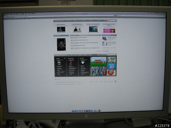 「開箱」史上最大蘋果螢幕Cinema HD Display 30-inch widescreen