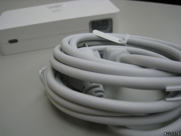 「開箱」史上最大蘋果螢幕Cinema HD Display 30-inch widescreen