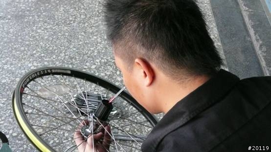 「高雄分享」-為整天勞累的愛車做一下spa保養吧!