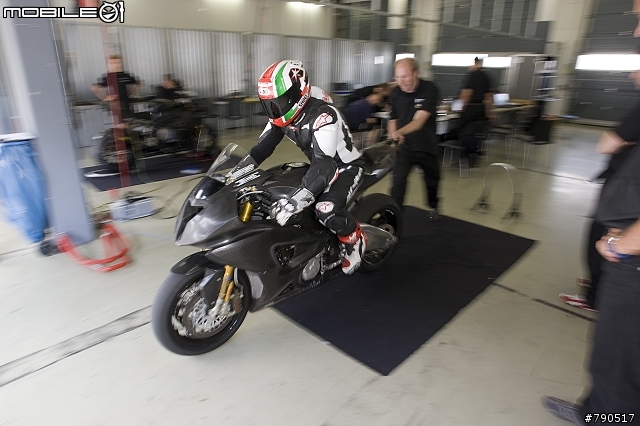 THE RACE IS ON–BMW S1000RR下線量產