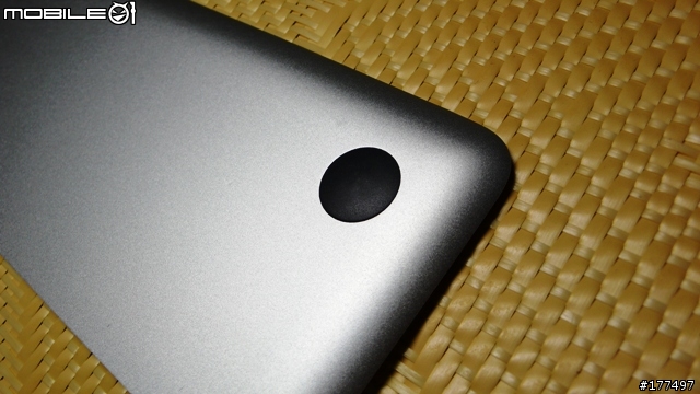 一體成型New MacBook Pro 15"開箱