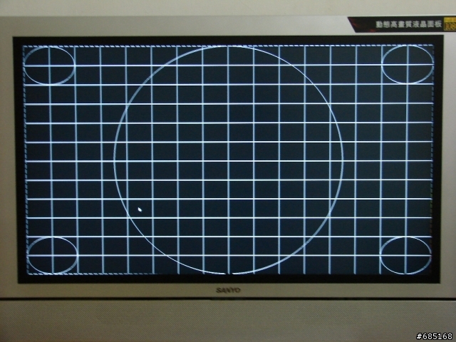 小弟的Sanyo SMT-32HD3面板歪斜問題