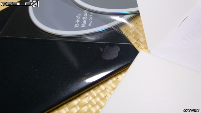 一體成型New MacBook Pro 15"開箱