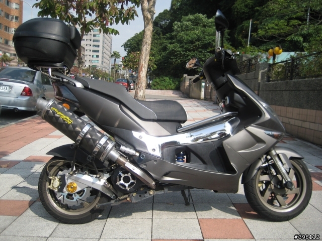 G-MAX 200 小改分享第五發-X-HOT液晶錶+CVK 30+後240加大碟上身!