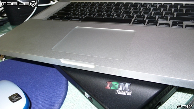 一體成型New MacBook Pro 15"開箱