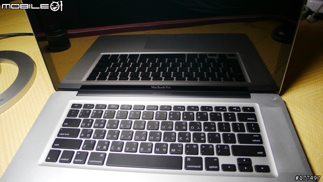 一體成型New MacBook Pro 15"開箱