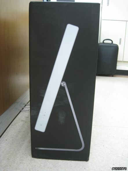 「開箱」史上最大蘋果螢幕Cinema HD Display 30-inch widescreen