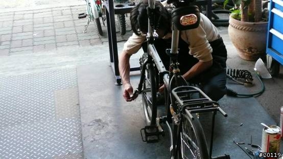「高雄分享」-為整天勞累的愛車做一下spa保養吧!