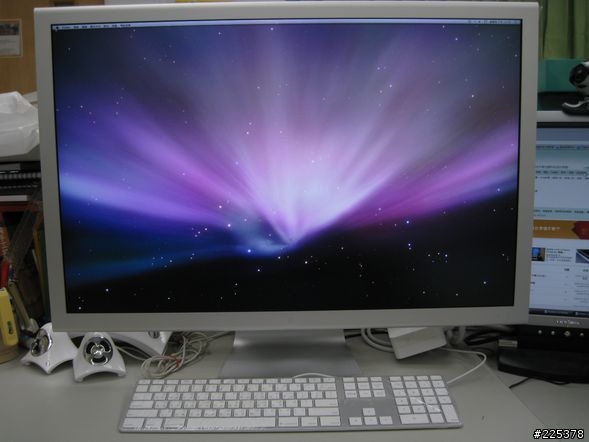 「開箱」史上最大蘋果螢幕Cinema HD Display 30-inch widescreen
