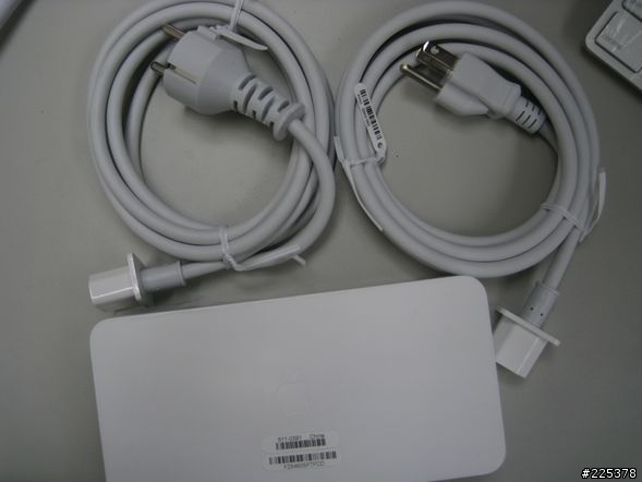 「開箱」史上最大蘋果螢幕Cinema HD Display 30-inch widescreen