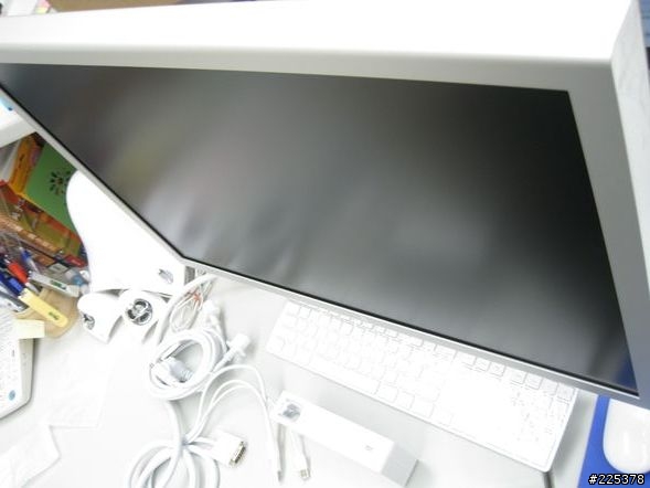 「開箱」史上最大蘋果螢幕Cinema HD Display 30-inch widescreen