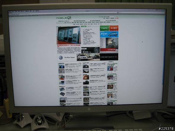 「開箱」史上最大蘋果螢幕Cinema HD Display 30-inch widescreen