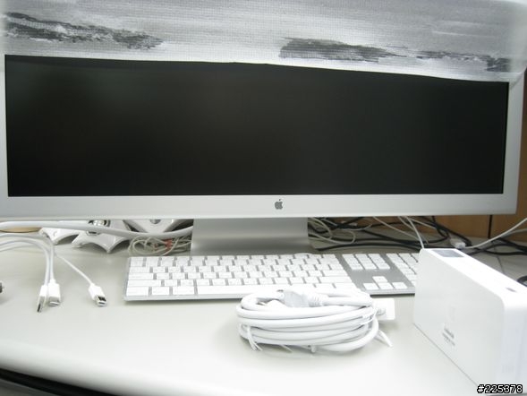 「開箱」史上最大蘋果螢幕Cinema HD Display 30-inch widescreen