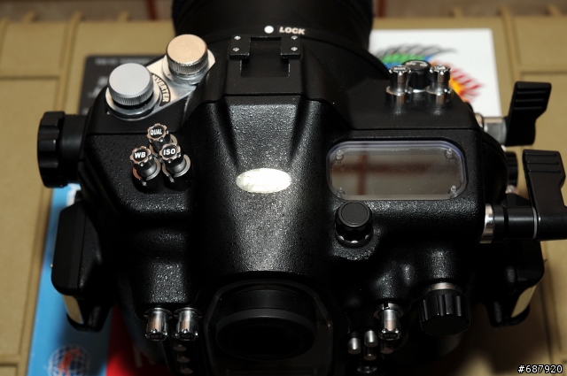 補 2006 另類開箱文 D200 & SB800 防水盒 大解剖