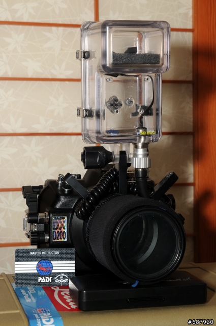 補 2006 另類開箱文 D200 & SB800 防水盒 大解剖