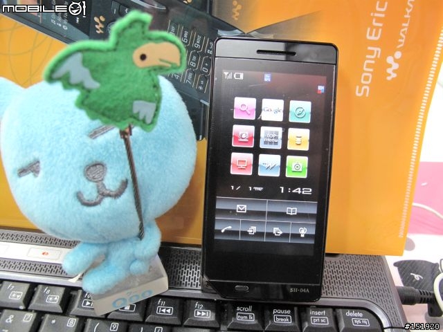 萬眾期待3.5吋AQUOS QWERTY +=*SH-04A*=+ docomo PRO series 開箱來了!!