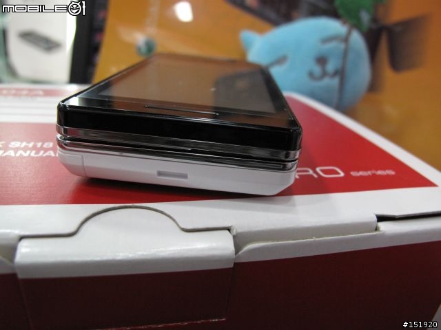 萬眾期待3.5吋AQUOS QWERTY +=*SH-04A*=+ docomo PRO series 開箱來了!!