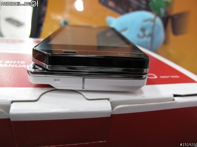 萬眾期待3.5吋AQUOS QWERTY +=*SH-04A*=+ docomo PRO series 開箱來了!!